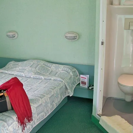 Fasthotel Lille Aeroport *